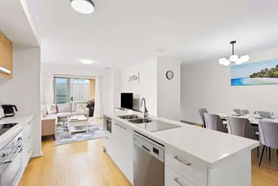 Image de Modern Family Home sleeps 8