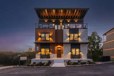 Image de Sleeps 26 | Sky Deck | Arcade | Golf | Waterpark