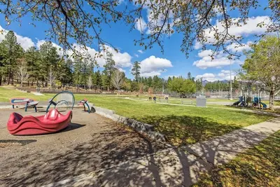 Image de New | Downtown | Parks & Trails | Industrial | Ac