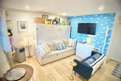 Image de Chic Coastal Retreat in Wells – Boutique Style, Steps to the Beach