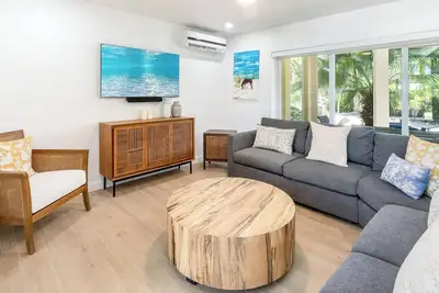 Image de Cloud Nine: Renovated Island House w/Shared Pool on Bio Bay, Walk to the Rum Point Club!