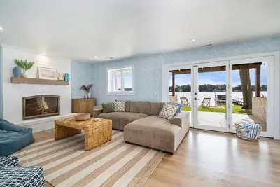 Image de Lakeside Getaway -Hot Tub Fire Game Room Sleeps 16