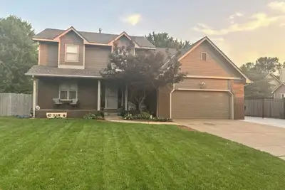 Image de Backyard bliss/firepit/spacious/cozy/centrally located