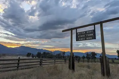 Image de Cozy historic farm cottage in the heart of the Bitterroot Valley, dogs welcome!