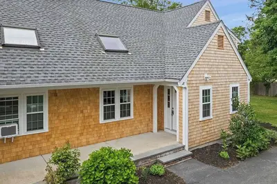 Image de New private townhome, 3 Br on Shining Sea Bikeway. Walk to town, beach. Sleep 6