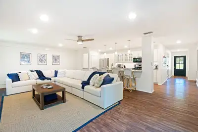 Image de New Listing! 3 Br in the Rail District, family friendly, walkable!