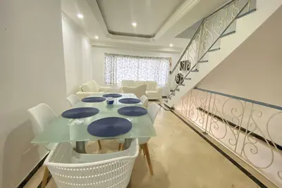 Image de Muy cerca del mar, areopuerto y centro histórico