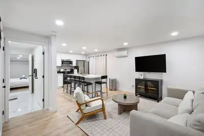 Image de Modern 3br Near Boeing & Hospital