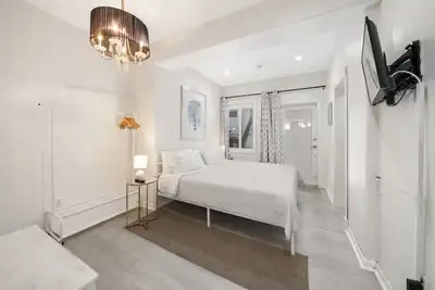 Image de Coastal Suite • 2/2 Hollywood Beach Oasis!