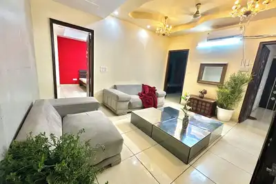 Image de 3 Bhk entire floor on main road Gurgaon