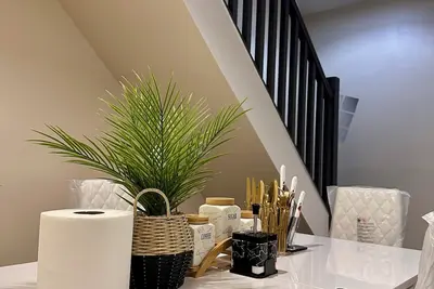 Image de Our Charming 3 Bedroom, 1 Bathroom Flat.