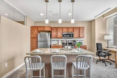 Image de Luxury High-Rise Condo in Amazing Location Gym