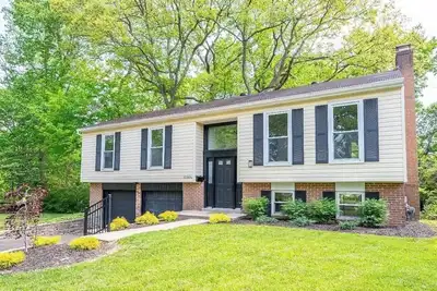 Image de 3bedr/3bath fully remodeled house by Summit park with furnished basement + deck