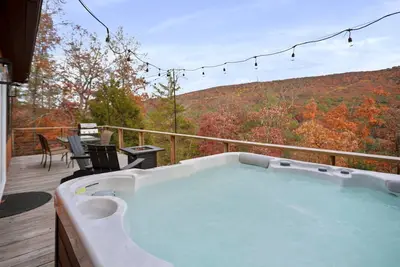 Image de Starstone Chalet - Hot Tub! Mountain Views!