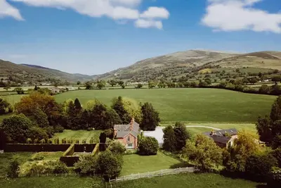 Image de Unforgettable Escape: Glan Clwyd Isa - Book the Whole Site!