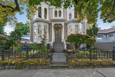 Image de Monthly Rental - Charming 1885 Hoyt St Home