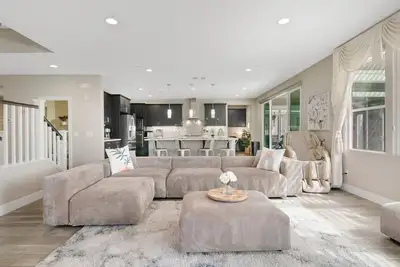 Image de An18 - LuxuryHome w/ Theater/Gameroom/Jacuzzi