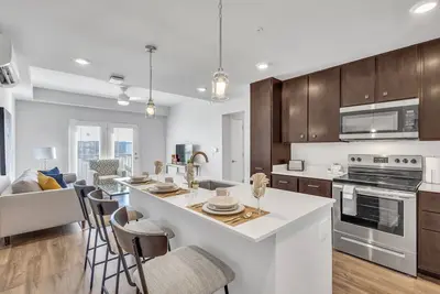 Image de Modern 2br w/Pool+Gym+Game Room + Min to St. David's Hosp