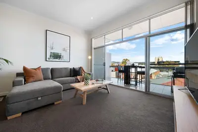 Image de Helena House—A Spacious Urban Retreat