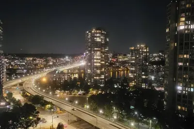 Image de Charming 2-bedroom building with fitness room and Ac in lovely Vancouver