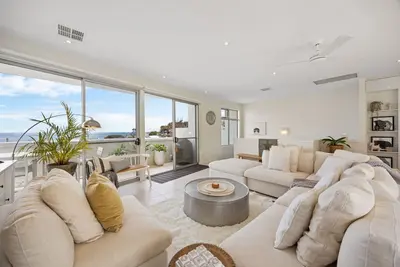 Image de Summer Salt: Stylish Beachside Escape for Families