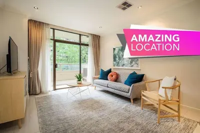 Image de Serene on Grenfell - · ★Serene on Grenfell★✔2br Staycation✔Pool✔Free Wifi