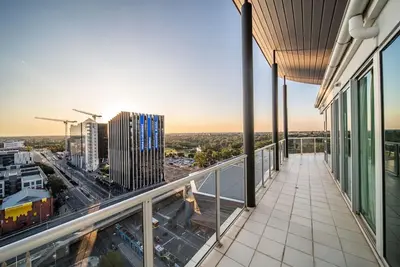 Image de The Views Penthouse—Uninterrupted Views in Central Adelaide