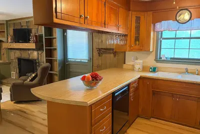 Image de Cumberland Forest Cottage - Quiet & Sizable Back Yard!