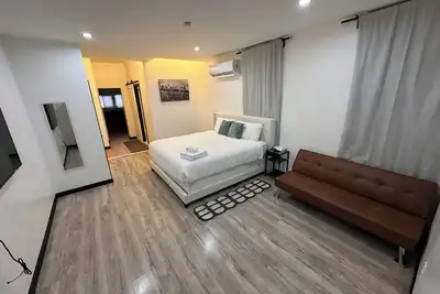 Image de Spacious Studio with King Bed