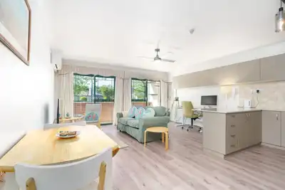 Image de Quiet Retreat Close to City Centre and Lake