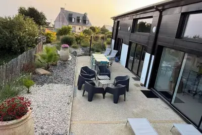 le spacieux loft Tomé à 10 min a pied des plages de Trélévern
