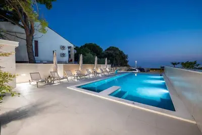 Image de Bumblebee apartments & rooms with pool