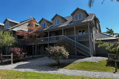 Image de Ski on/off Solitude Village 3 bedroom condo directly on Okemo Mt ski trail