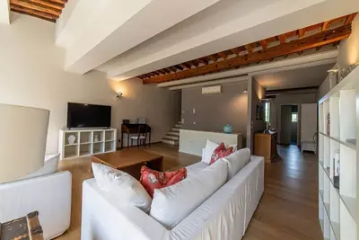 Image de Charming Apartment in Lucca's Historic Center