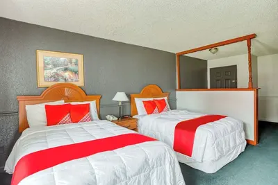 Image de Convenient Tulsa Room Close to Major Attractions + Local Green Spaces