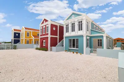 Image de Laguna-Front Luxury Water Villa - Walk to Te Amo Beach, Private Pool & Dock