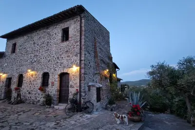 Image de Old farmhouse with pool, only 45 minutes from Rome and 15 minutes from the sea