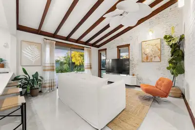 Image de Beachfront Spanish-Inspired Villa with Ocean Views