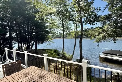 Image de Waterfront On Thompson Lake