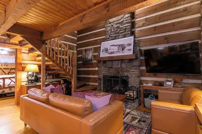 Image de Come Escape to a Beautiful Cabin w/ Hot Tub & Fire Pit!