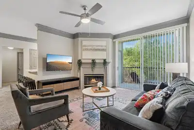 Image de Big 2bd/2ba in The Domain 5419