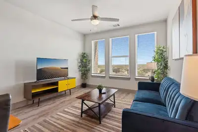 Image de Luxury 2bd/2ba Next to Airport 8431