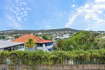 Image de Elegant 4-Bedroom Upper-Level Home in Camp Hill