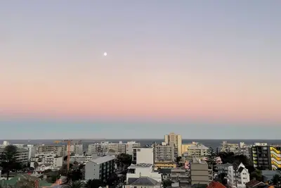 Image de Beautiful apartment with sea view, quiet in Sea Point Cape Town