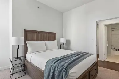 Image de 2 Units | Modern Getaway w/Kitchen | Close to Cultural District & Museums