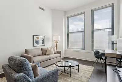 Image de Iconic Landmark Stay | Spacious Apartment w/Kitchen | Walk to Point State Park