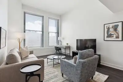 Image de Historic Apartment w/ Laundry & Kitchen | Walk to Heinz History Center | 2 Units