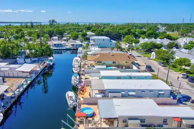 Image de Tavernier's cozy waterfront retreat