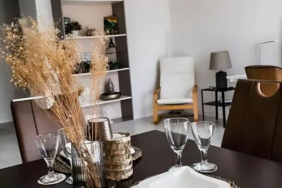 Image de Nouvel appartement moderne avec WiFi, balcon et lit boxspring