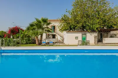 Image de Villa Dogana, country house with pool overlooking the sea and Etna.